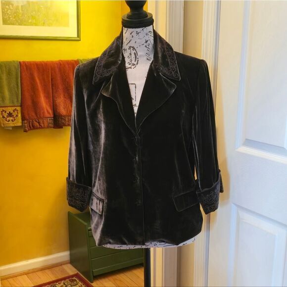 TAHARI VROWN VELVET JACKET - Picture 1 of 13